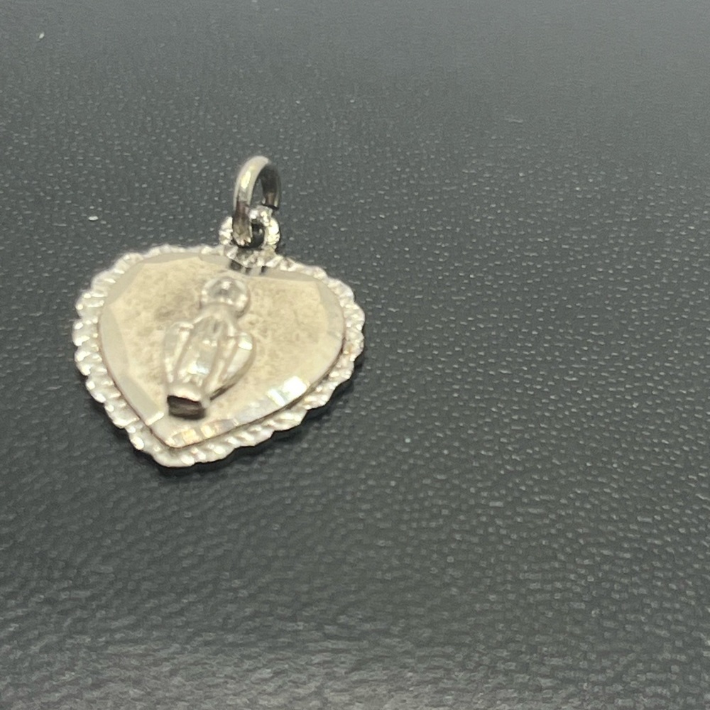 Chapel Vintage Sterling Silver Virgin Mary Catholic Religious Heart Pendant View 4